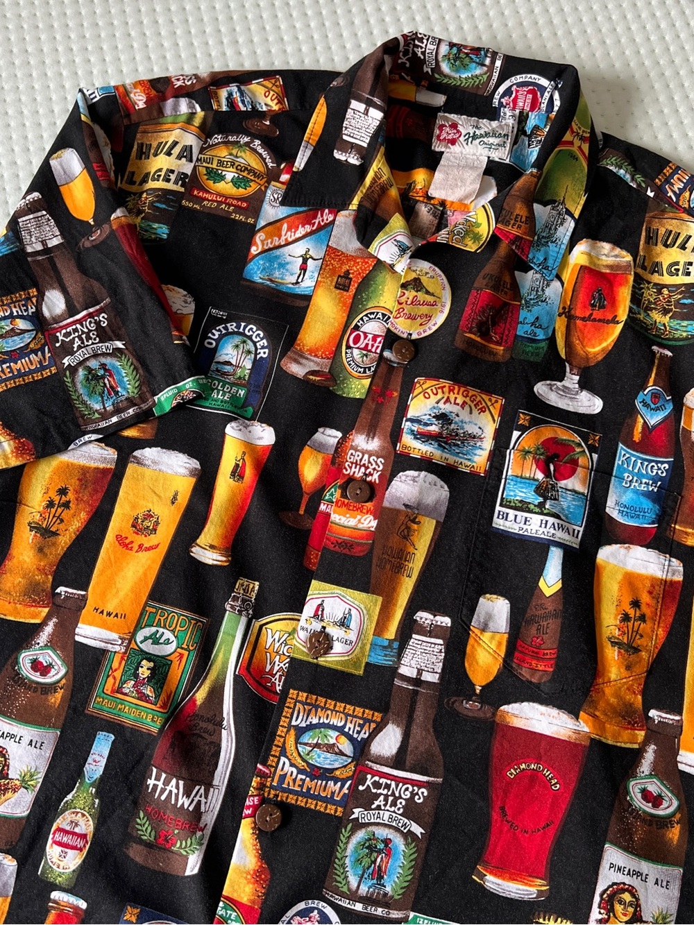 Hilo Hattie VINTAGE Hawaiian Beers Shirt Men Sz M USA Made Excellent Condition